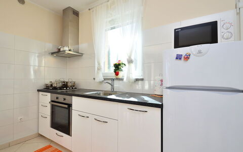 Lory: Cabinetry, Countertop, Property, Sink, Kitchen Sink, Building, Kitchen Stove, Kitchen, Kitchen Appliance, Interior Design