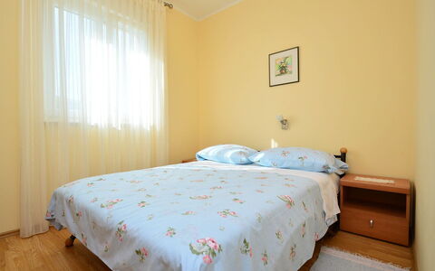 Lory: Property, Furniture, Building, Window, Comfort, Azure, Wood, Textile, Shade