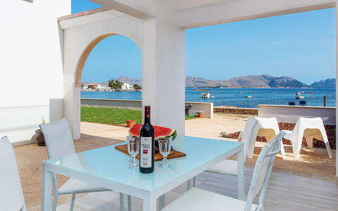 Can Verd: Property, Building, Room, Furniture, Azure, House, Table, Real Estate, Vacation, Interior Design