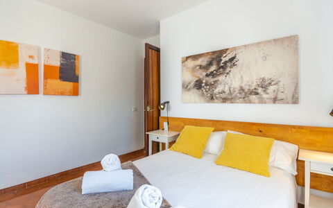 Can Verd: Bedroom, Room, Bed, Property, Furniture, Interior Design, Wall, Building, House, Comfort