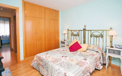 Mariola: Comfort, Wood, Bed Frame, Textile, Flooring, Interior Design, Floor, House, Building, Wood Stain