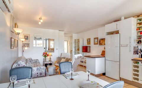 Les Quais de L'Amirauté: Furniture, Picture Frame, Shelf, Bookcase, Lighting, Chair, Shelving, Interior Design, Building, Floor