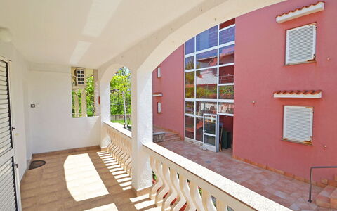 Tino: Window, Wood, Building, Hall, Floor, Flooring, Real Estate, Window Blind, Picture Frame