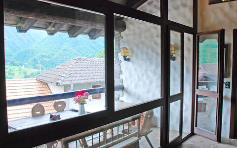 1000 e 1 Notte: Building, Window, Shade, Interior Design, House, Wood, Door, Real Estate, Glass