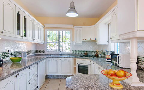 Villa Pueblo Jara: Cabinetry, Countertop, Property, Furniture, Sink, Kitchen Stove, Tap, Kitchen Sink, Kitchen, Interior Design