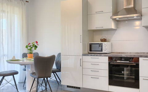 Accommodation:&nbsp;Muki 111.3