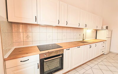 Accommodation:&nbsp;Rose 110.3