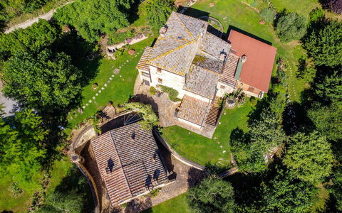 Villa Ardene: Property, Building, Plant, Green, Land Lot, Natural Landscape, Architecture, Urban Design, Tree, Grass