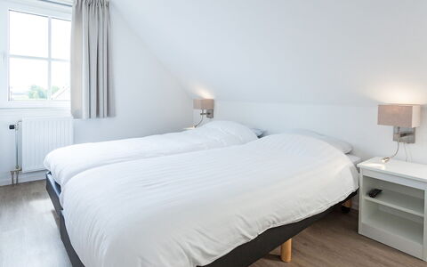 Alk 6: Property, Furniture, Building, Comfort, Window, Cabinetry, Wood, Textile, Shade