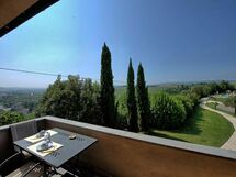 Accommodation:&nbsp;Giallo