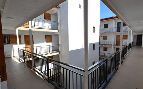 Salou 353: Building, Window, Wood, Hall, Flooring, Floor, Interior Design, Material Property, Stairs