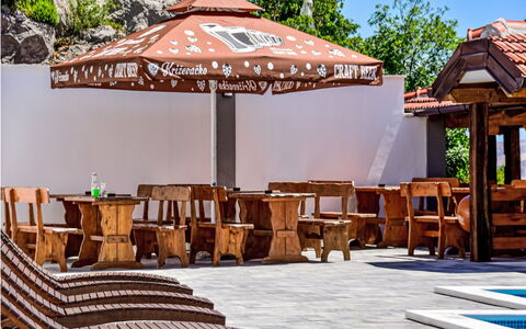 Karlobag 104: Table, Furniture, Sky, Building, Shade, Outdoor Furniture, Outdoor Table, Tree, Wood, Umbrella