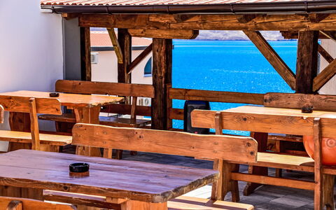 Karlobag 104: Property, Wood, Water, Outdoor Furniture, Wood Stain, Rectangle, Shade, Hardwood, Plank, Lumber