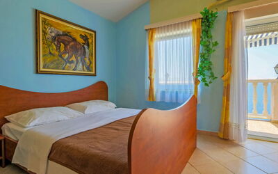 Accommodation:&nbsp;Delfin 104.6