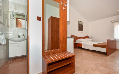 Accommodation:&nbsp;Delfin 104.11
