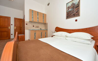 Accommodation:&nbsp;Delfin 104.11