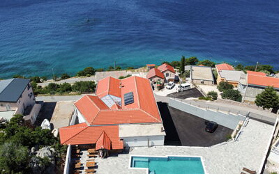Accommodation:&nbsp;Delfin 104.5