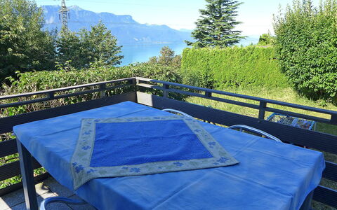 Noisette: Blue, Tree, Mountain, Grass, Vacation, Plant, Mountain Range, Lake, National Park, Roof