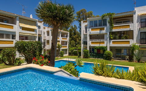 Apartamentos Pueblo Valleverde: Property, Building, Swimming Pool, Real Estate, Residential Area, Resort, House, Apartment, Architecture, Town