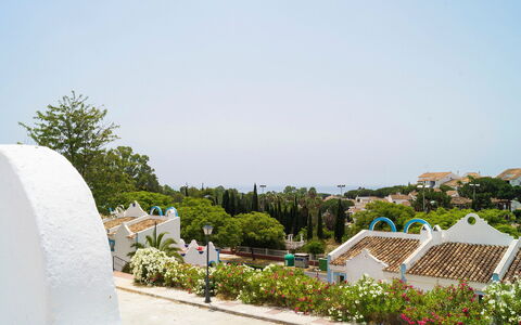 Reserva de Marbella: Sky, Plant, Building, Tree, Land Lot, Urban Design, Window, House, Landscape, City
