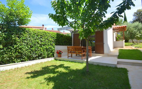 Dunja: Property, House, Home, Residential Area, Grass, Real Estate, Yard, Backyard, Building, Land Lot