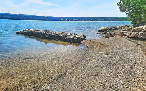 Matal: Water, Body Of Water, Water Resources, Natural Environment, Rock, Coastal And Oceanic Landforms, Coast, Shore, Beach, Bank