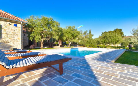 Mate Ceko: Property, Swimming Pool, Real Estate, Building, House, Estate, Home, Villa, Sunlounger, Vacation