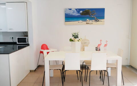 L'Ampolla 652: Room, Property, Furniture, Interior Design, Table, Building, Dining Room, House, Floor, Real Estate