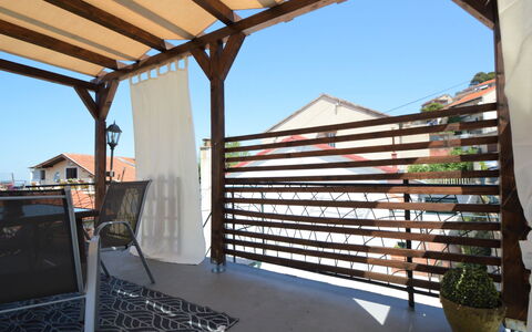 Elin: Property, Sky, Plant, Building, Shade, Wood, Interior Design, Flowerpot, Outdoor Furniture, Hardwood