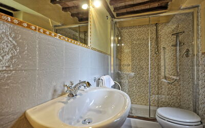 Accommodation:&nbsp;Ginestra