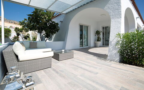 Trebol: Property, Building, House, Real Estate, Home, Floor, Architecture, Room, Villa, Tile