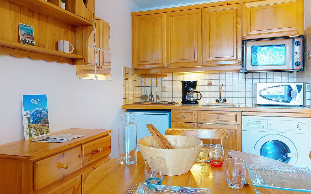 Accommodation:&nbsp;La Pointe des Aravis 3 450.3