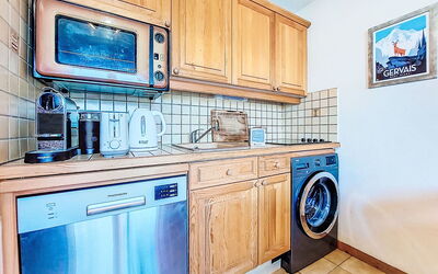 Accommodation:&nbsp;Pointe des Aravis B13 450.5