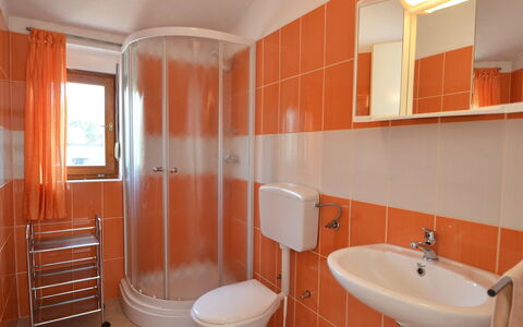 Anđela: Bathroom, Property, Room, Orange, Interior Design, Building, Furniture, Tile, Real Estate, Plumbing Fixture