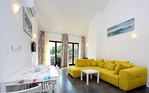 Brač Postira 104: Table, Property, Furniture, Couch, Picture Frame, Wood, Building, Lighting, Comfort, Window