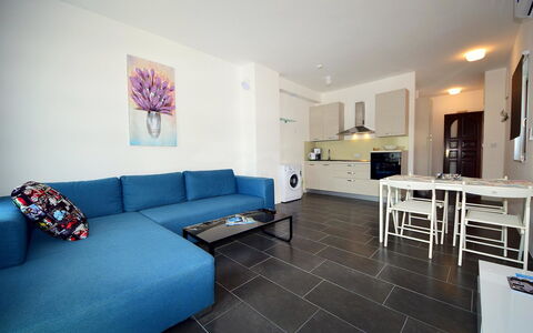 Accommodation:&nbsp;Molo Lozna 104.3