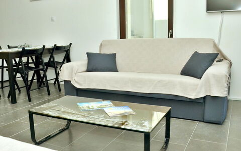 Accommodation:&nbsp;Molo Lozna 104.5