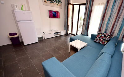 Accommodation:&nbsp;Molo Lozna 104.6
