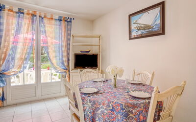 Accommodation:&nbsp;Les Hautes Folies 450.7