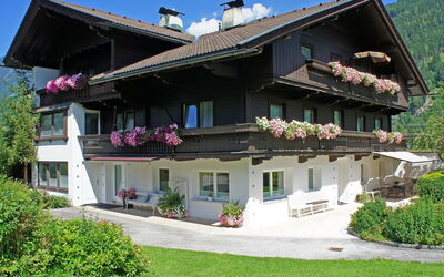 Aschau im Zillertal 495: House, Property, Building, Home, Real Estate, Architecture, Cottage, Farmhouse, Roof, Estate