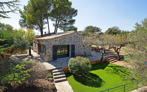 Can Coll: Property, House, Home, Real Estate, Building, Tree, Garden, Cottage, Yard, Architecture
