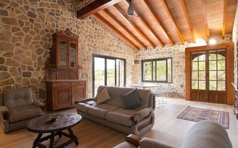 Can Coll: Room, Property, Living Room, Furniture, Interior Design, Building, Beam, House, Real Estate, Home