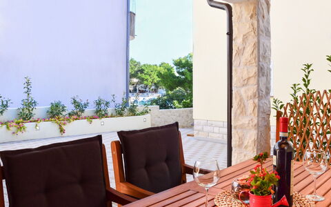 Ante: Property, Room, Building, House, Home, Real Estate, Interior Design, Balcony, Window, Architecture