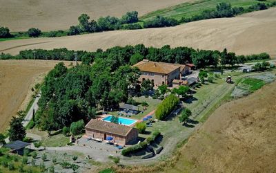 Agriturismo Il Gattero: pictures from helicopter