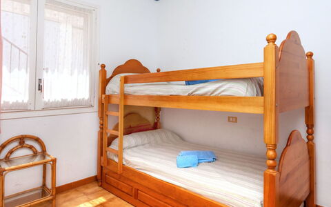 Nicolas: Bunk Bed, Furniture, Window, Comfort, Bed Frame, Wood, House, Building, Interior Design, Wood Stain