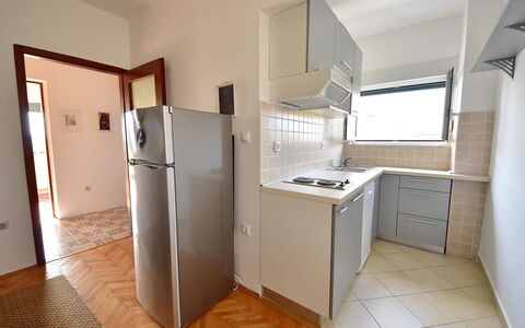 Nera: Room, Property, Floor, Major Appliance, Building, Refrigerator, House, Furniture, Daylighting, Kitchen
