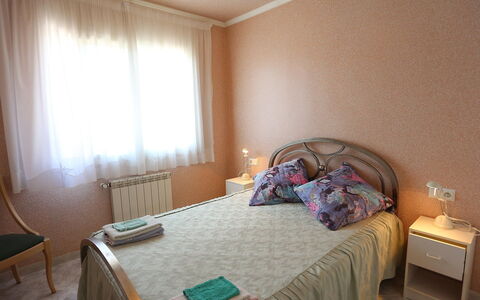 Escorpion: Bedroom, Bed, Room, Furniture, Property, Bed Sheet, Bed Frame, Bedding, Wall, Floor