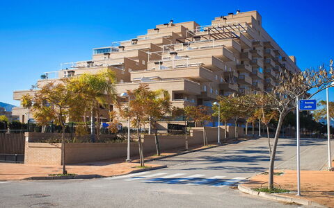 Jardines del Mar - Azahar: Residential Area, Sky, Architecture, Daytime, Neighbourhood, Property, Building, Town, Mixed-Use, Tree