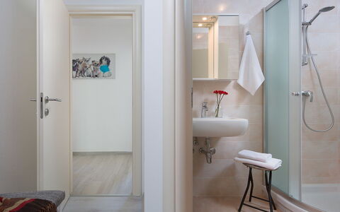 Ana: Bathroom, Room, Property, Floor, Interior Design, Building, Plumbing Fixture, Door, House, Architecture