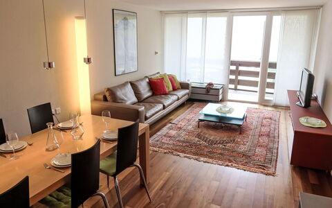 Accommodation:&nbsp;Apt B 096 100.98